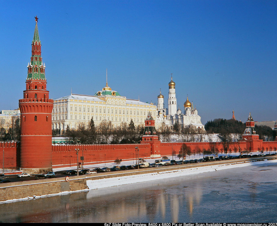 Кремлевская набережная. Зима